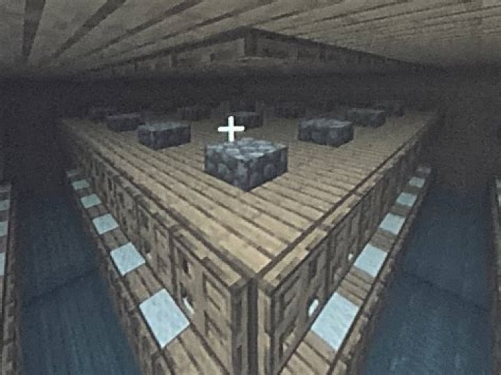 Can spiders spawn on slabs?