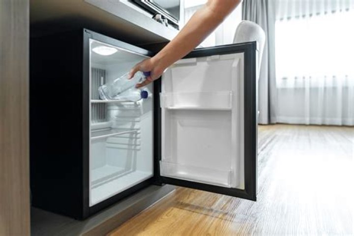 Do fridges smell when they are broken?