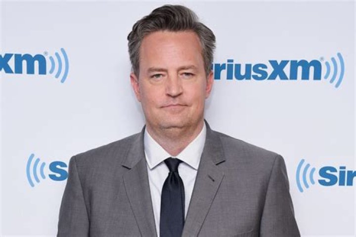 Which celebrity did Chandler refer at last when he ran into Janice?